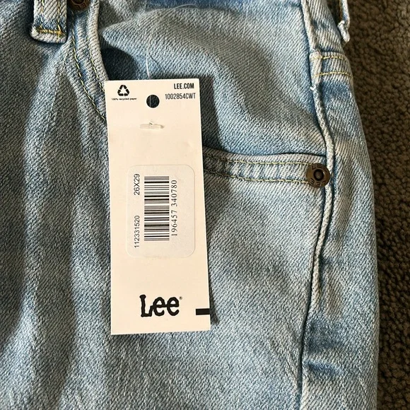 LEE High Rise Stella Tapered Jean with embroidered HEART PATCH - Picture 6 of 10